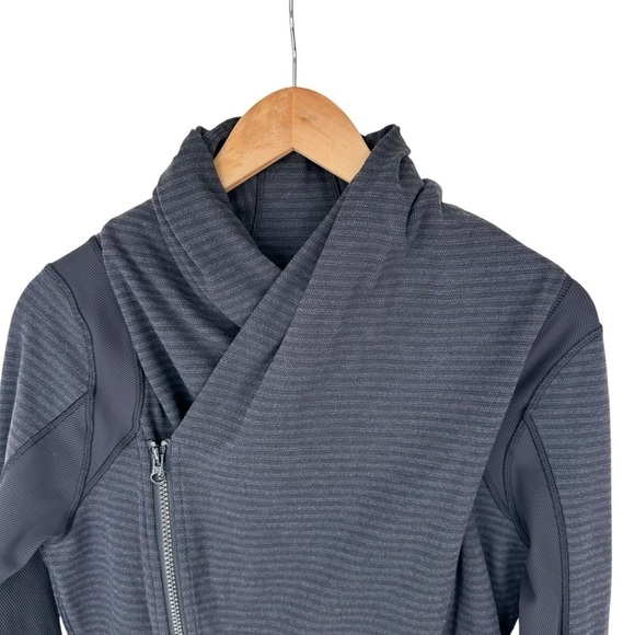 Lululemon stripe gray black pique Bhakti zip jacket asymmetric Luon 10 - Picture 4 of 17
